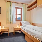 Haus Baden * הגנאו