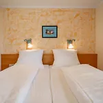 Haus Baden * הגנאו