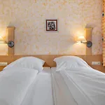 Haus Baden * הגנאו