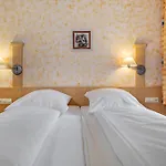 Haus Baden בית נופש *